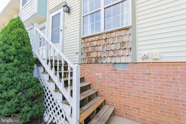 207 WILLOW BROOK DR, Charles Town, WV 25414