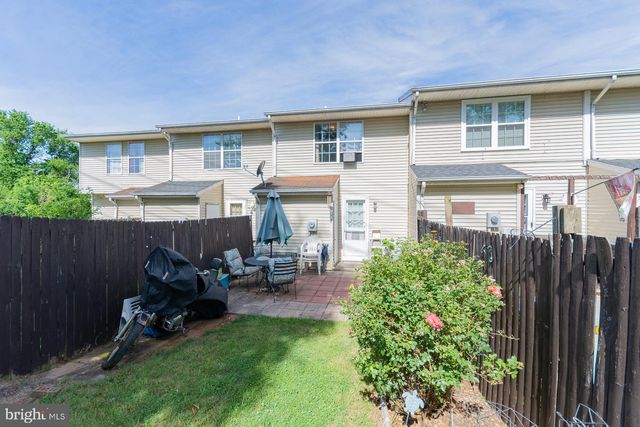 207 WILLOW BROOK DR, Charles Town, WV 25414