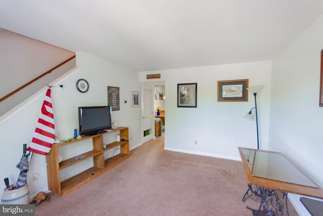 207 WILLOW BROOK DR, Charles Town, WV 25414