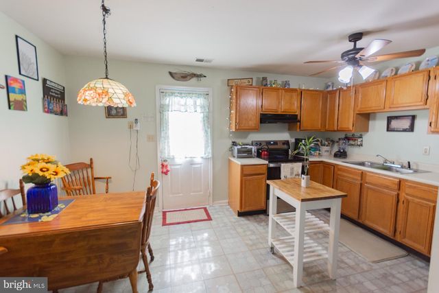 207 WILLOW BROOK DR, Charles Town, WV 25414