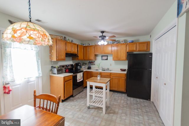 207 WILLOW BROOK DR, Charles Town, WV 25414