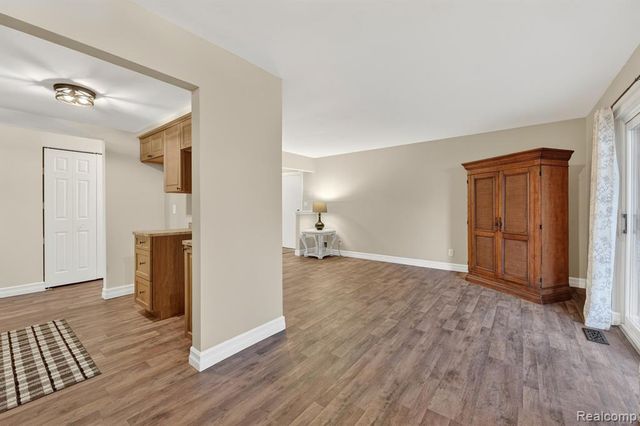 1870 Fort Street 1, Trenton, MI 48183