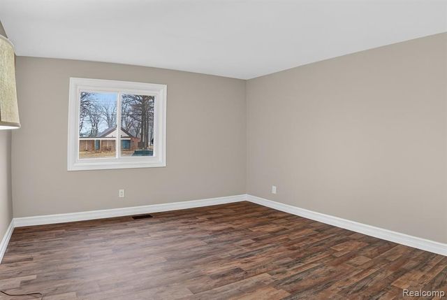 1870 Fort Street 1, Trenton, MI 48183