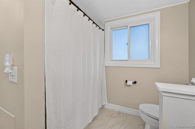 1870 Fort Street 1, Trenton, MI 48183