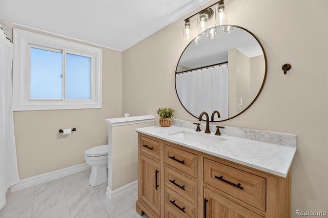 1870 Fort Street 1, Trenton, MI 48183