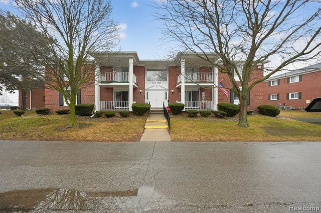 1870 Fort Street 1, Trenton, MI 48183