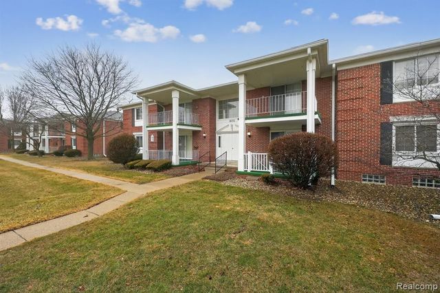 1870 Fort Street 1, Trenton, MI 48183