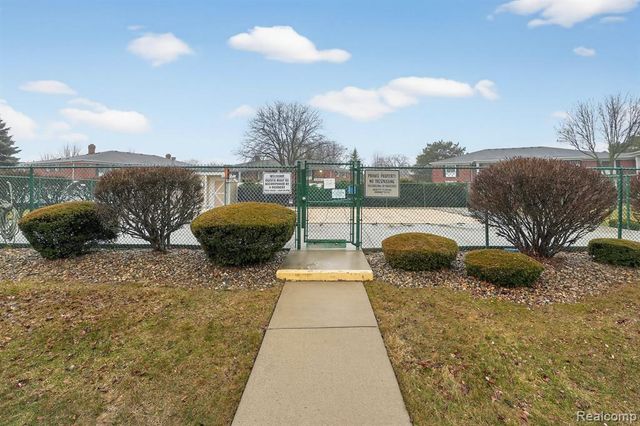 1870 Fort Street 1, Trenton, MI 48183