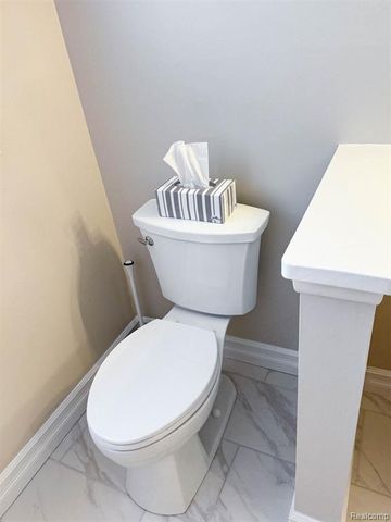 1870 Fort Street 1, Trenton, MI 48183