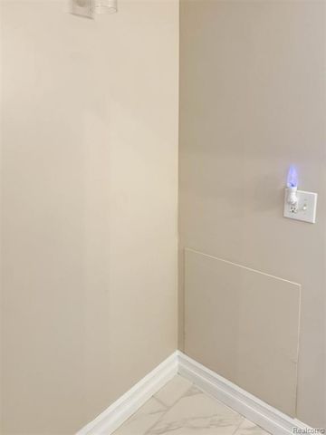 1870 Fort Street 1, Trenton, MI 48183