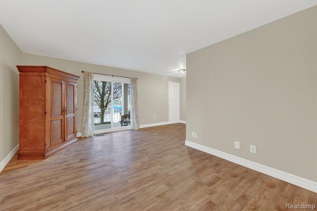 1870 Fort Street 1, Trenton, MI 48183