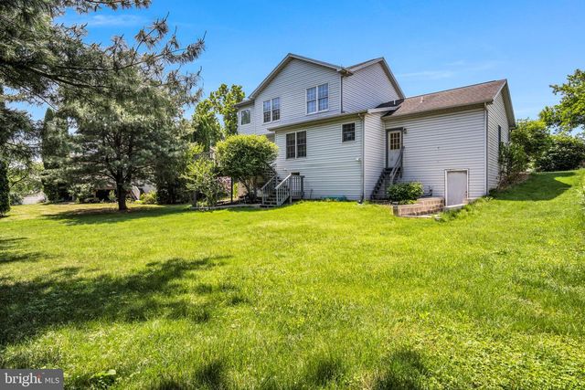 1210 HIGHLANDER WAY, Mechanicsburg, PA 17050