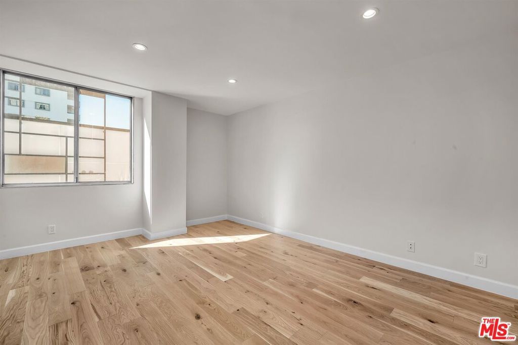 Image 13 of property listing at 10751 Wilshire Boulevard 909, Los Angeles, CA 90024