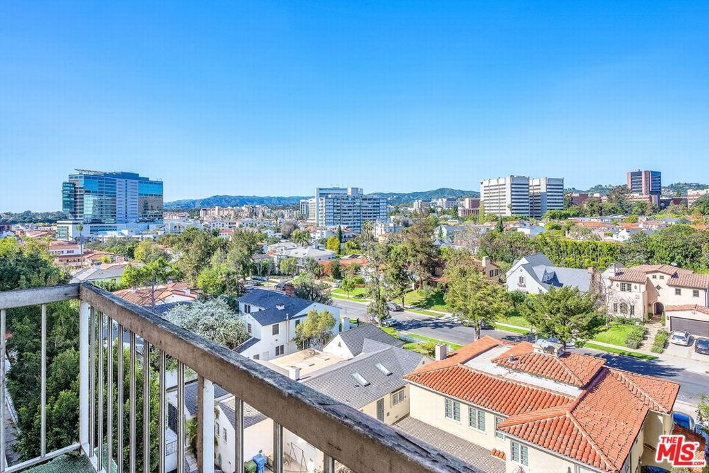 Image 17 of property listing at 10751 Wilshire Boulevard 909, Los Angeles, CA 90024