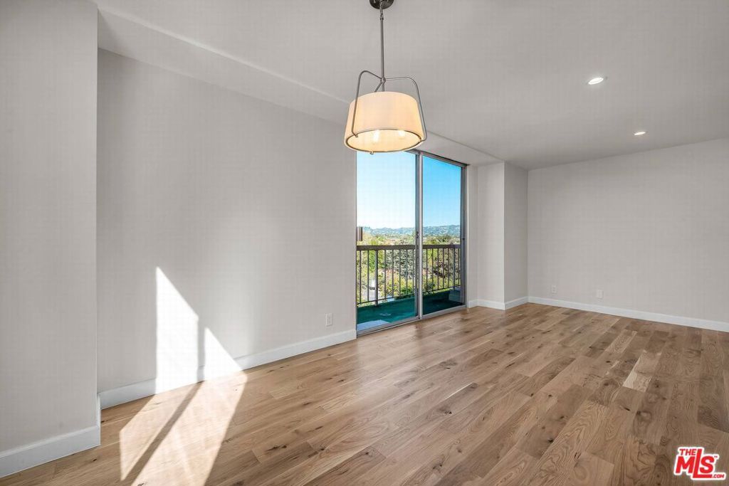 Image 6 of property listing at 10751 Wilshire Boulevard 909, Los Angeles, CA 90024