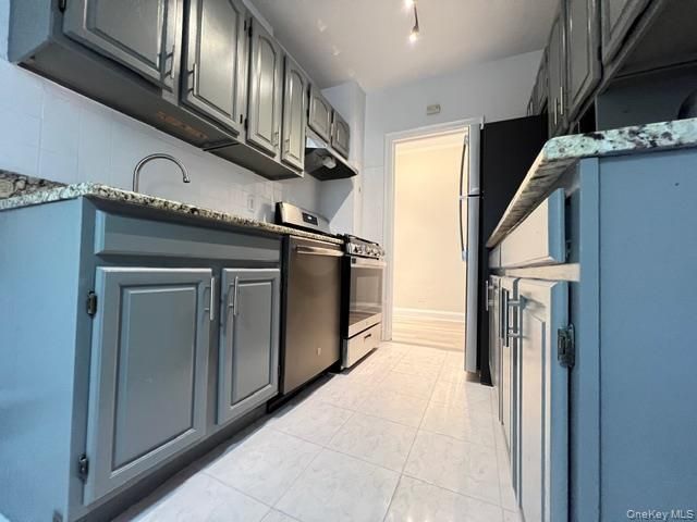 48-25 43rd Street 3F, Woodside, NY 11377