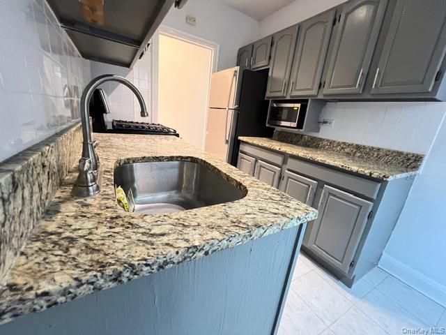 48-25 43rd Street 3F, Woodside, NY 11377