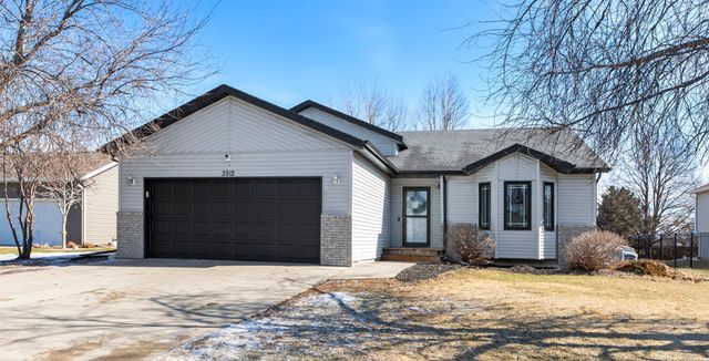 3912 7th Street S, Moorhead, MN 56560