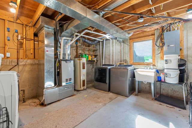 3912 7th Street S, Moorhead, MN 56560