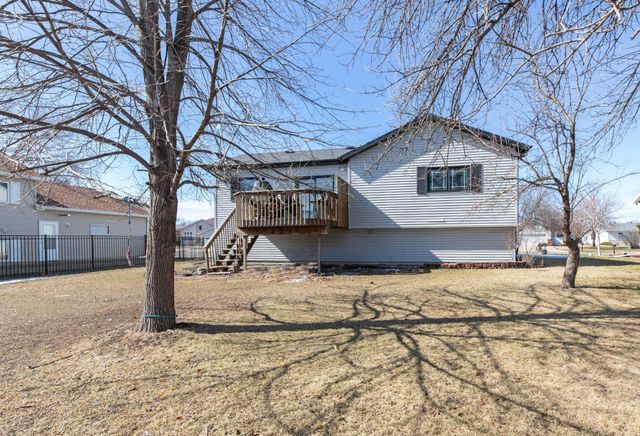 3912 7th Street S, Moorhead, MN 56560