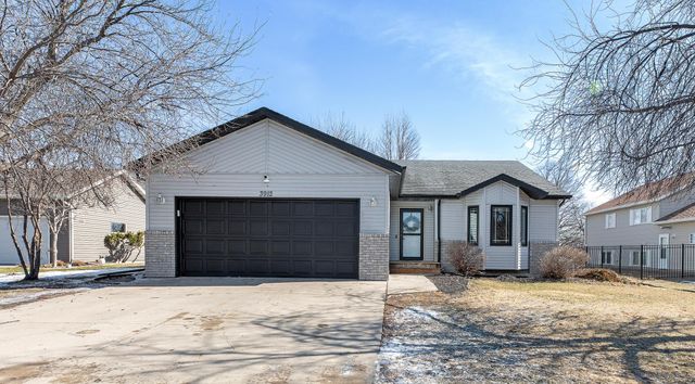 3912 7th Street S, Moorhead, MN 56560