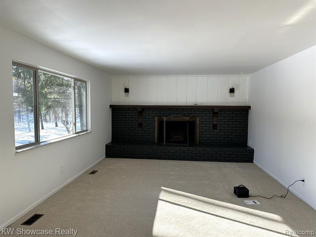 6350 Brockhurst Blvd Boulevard, West Bloomfield, MI 48322