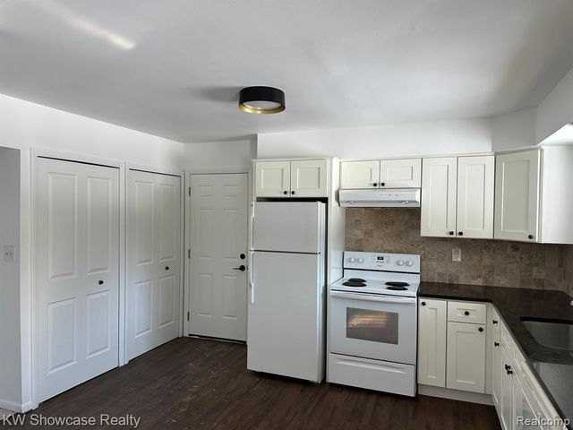 6350 Brockhurst Blvd Boulevard, West Bloomfield, MI 48322