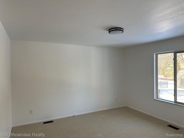 6350 Brockhurst Blvd Boulevard, West Bloomfield, MI 48322