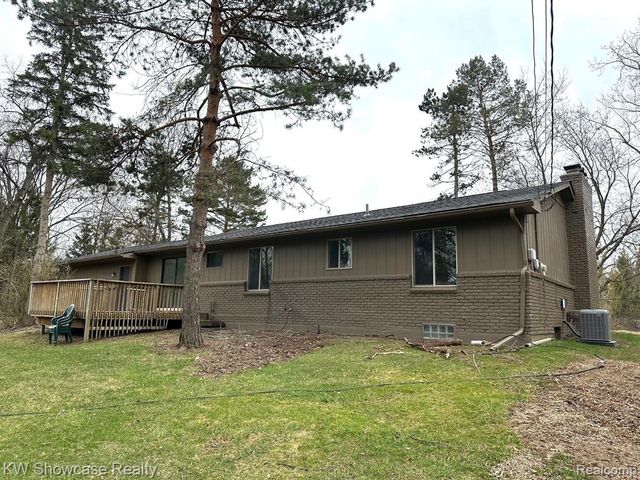 6350 Brockhurst Blvd Boulevard, West Bloomfield, MI 48322