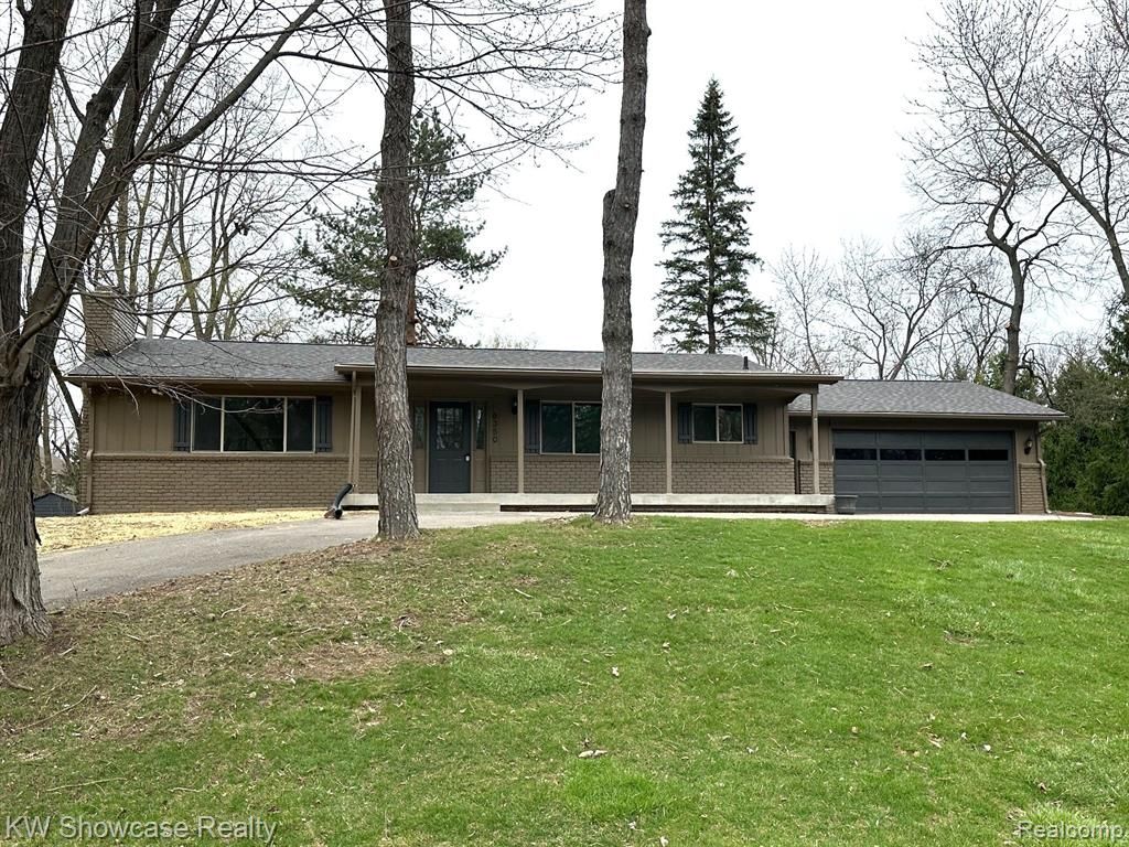 6350 Brockhurst Blvd Boulevard, West Bloomfield, MI 48322