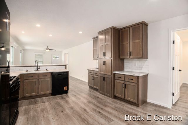 1283 E Ellis Road 19, Norton Shores City, MI 49441