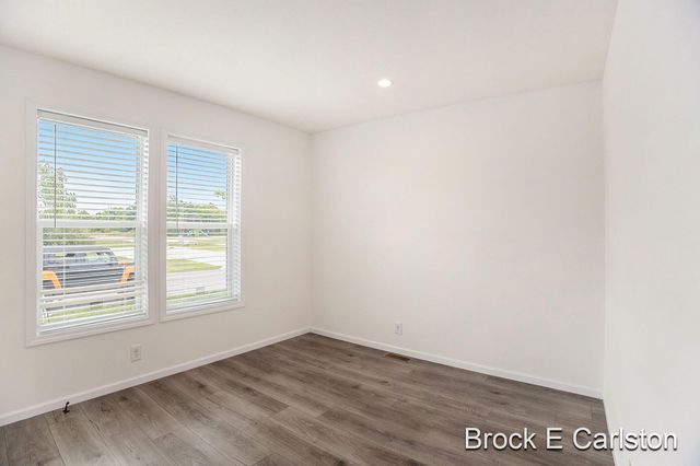 1283 E Ellis Road 19, Norton Shores City, MI 49441