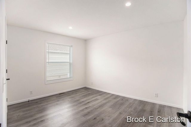 1283 E Ellis Road 19, Norton Shores City, MI 49441