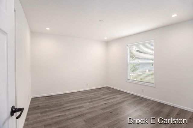 1283 E Ellis Road 19, Norton Shores City, MI 49441
