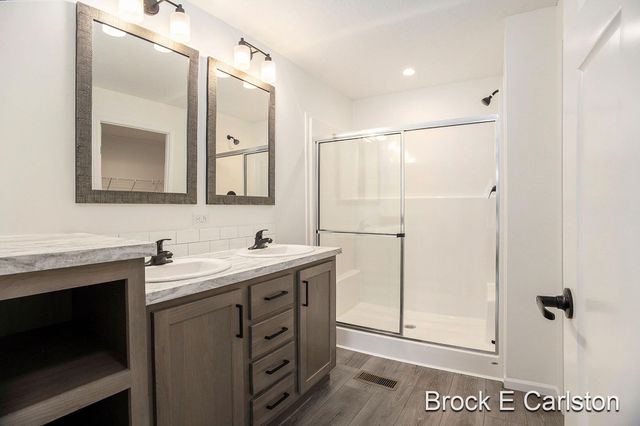 1283 E Ellis Road 19, Norton Shores City, MI 49441
