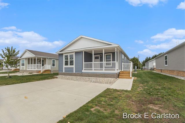 1283 E Ellis Road 19, Norton Shores City, MI 49441
