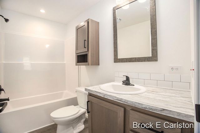 1283 E Ellis Road 19, Norton Shores City, MI 49441