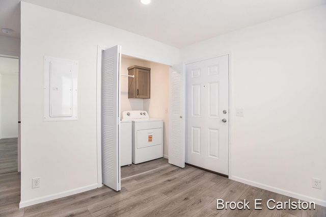 1283 E Ellis Road 19, Norton Shores City, MI 49441