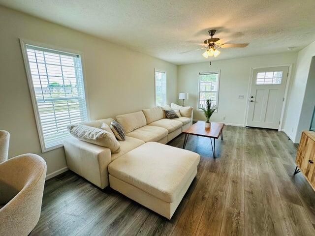 1283 E Ellis Road 19, Norton Shores City, MI 49441