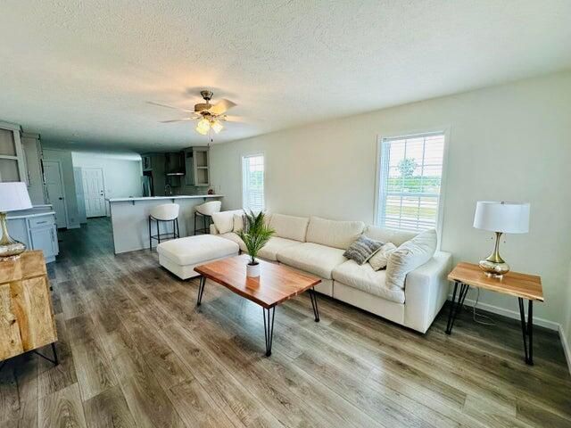1283 E Ellis Road 19, Norton Shores City, MI 49441