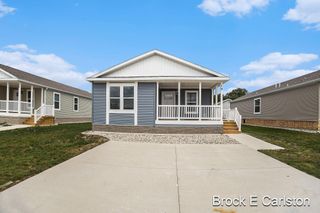 1283 E Ellis Road 19, Norton Shores City, MI 49441
