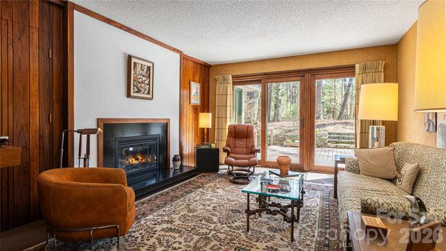 12 Stuyvesant Crescent, Asheville, NC 28803