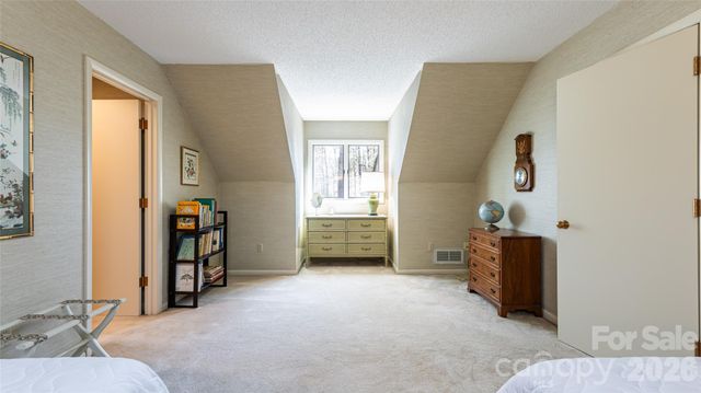 12 Stuyvesant Crescent, Asheville, NC 28803