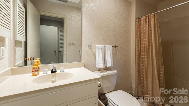 12 Stuyvesant Crescent, Asheville, NC 28803