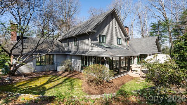 12 Stuyvesant Crescent, Asheville, NC 28803