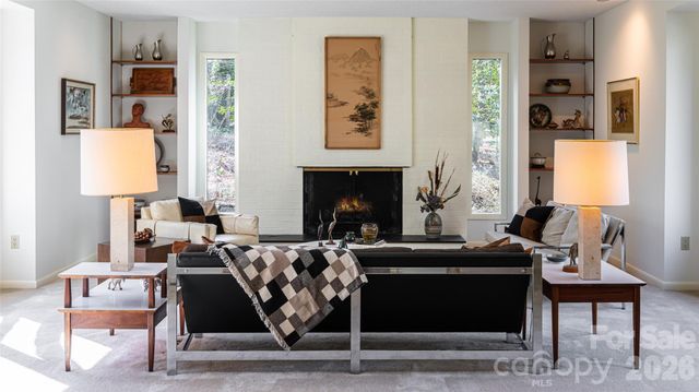 12 Stuyvesant Crescent, Asheville, NC 28803