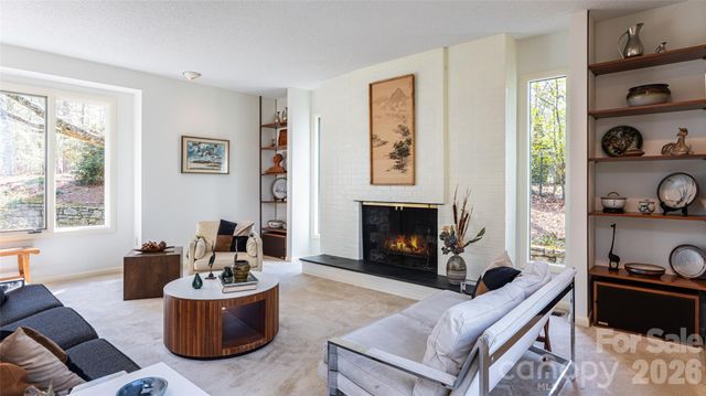 12 Stuyvesant Crescent, Asheville, NC 28803