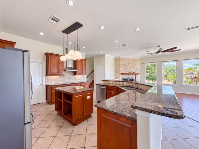 302 Saddletree LN, Dripping Springs, TX 78620
