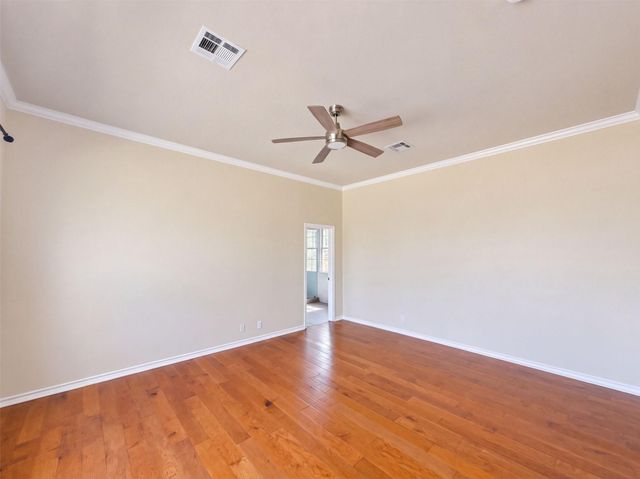 302 Saddletree LN, Dripping Springs, TX 78620