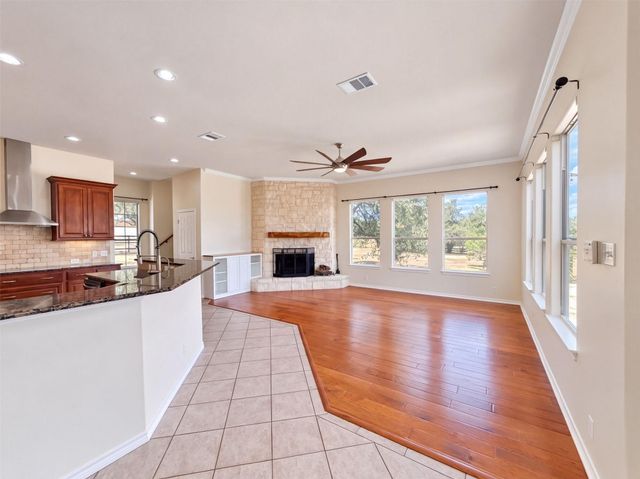 302 Saddletree LN, Dripping Springs, TX 78620